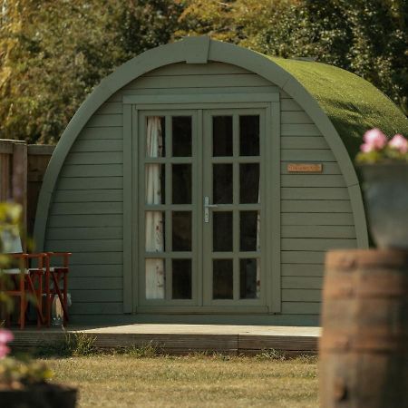 Glamping In Wiltshire The Green Knoll Is A Charm Chippenham  Ngoại thất bức ảnh
