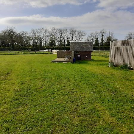 Glamping In Wiltshire The Green Knoll Is A Charm Chippenham  Ngoại thất bức ảnh