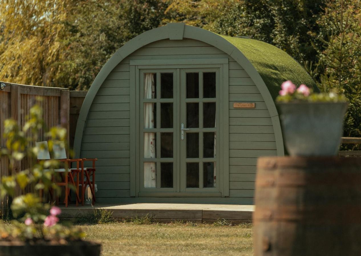 Glamping In Wiltshire The Green Knoll Is A Charm Chippenham  Ngoại thất bức ảnh