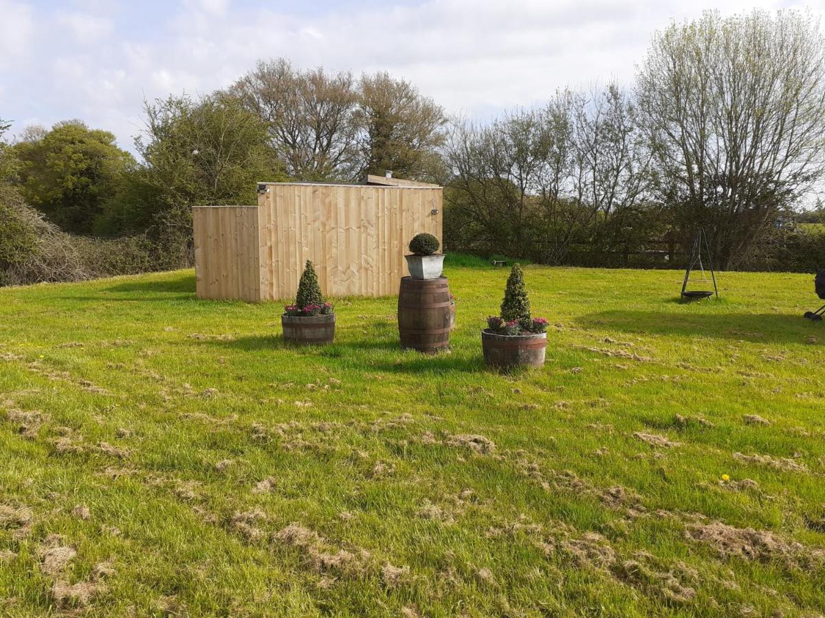 Glamping In Wiltshire The Green Knoll Is A Charm Chippenham  Ngoại thất bức ảnh